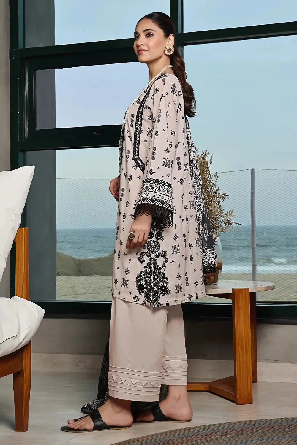 3PC Embroidered Unstitched Lawn Suit KSE-2470
