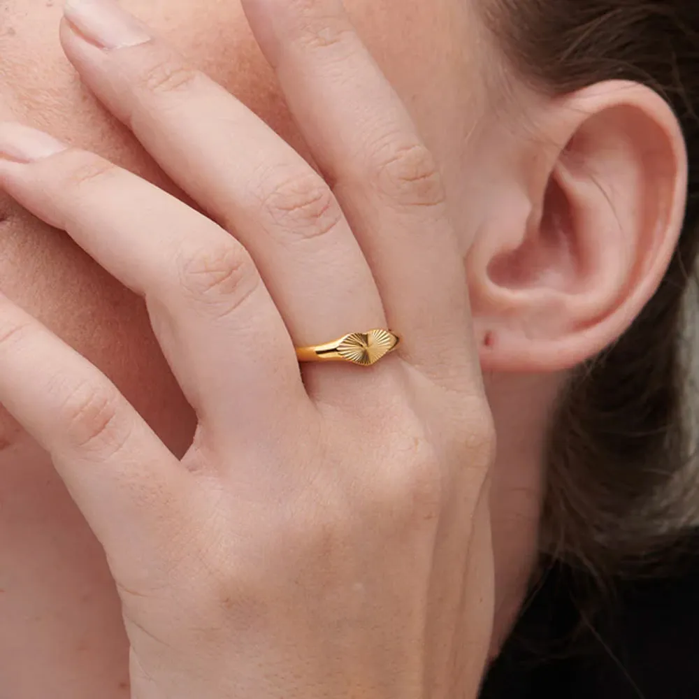 Heart Rays Ring