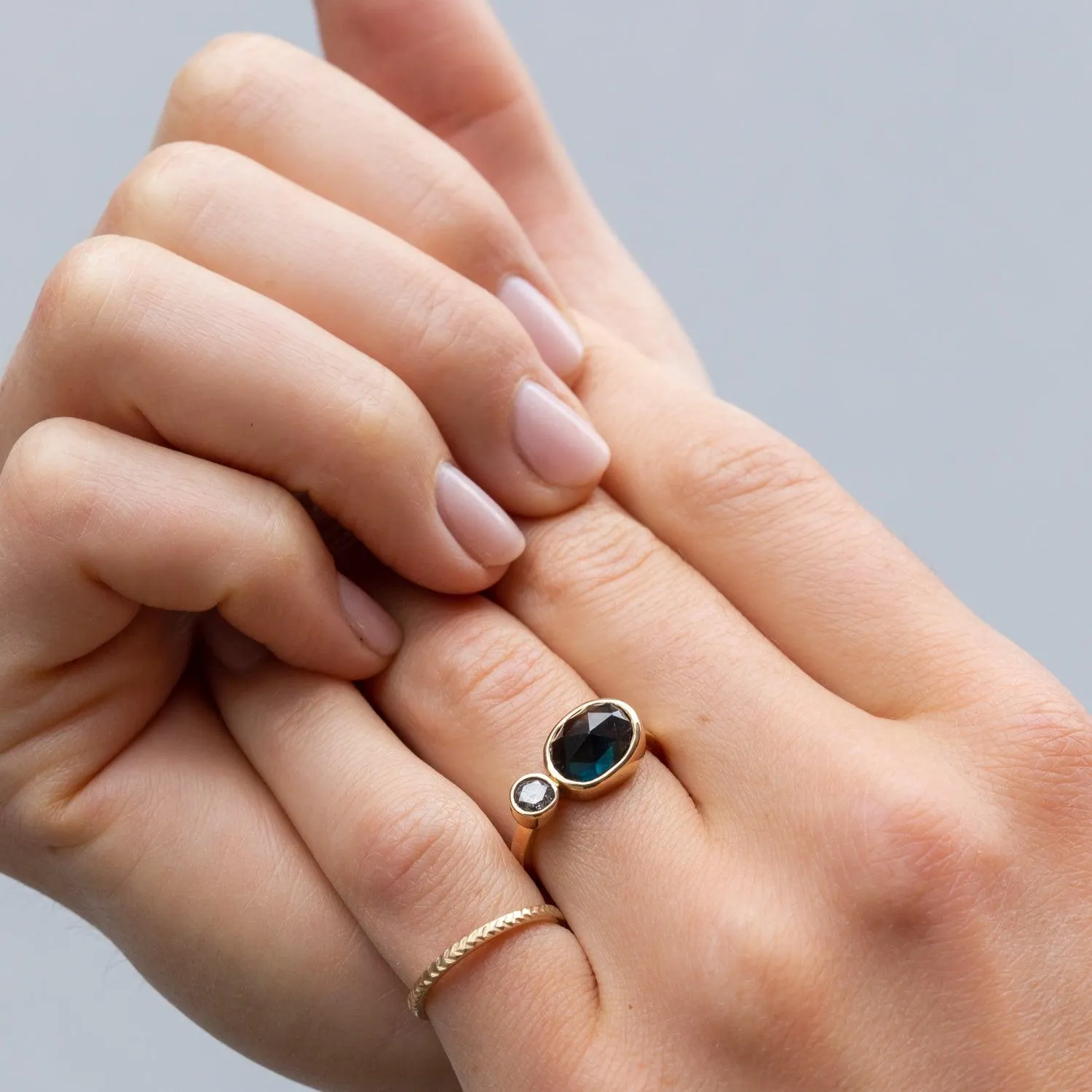 Maria - Sapphire Ring with Salt and Pepper Diamond